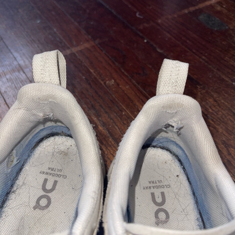 On Running Men's Cream/Off-White Performance Sneakers - Picture 6 of 8